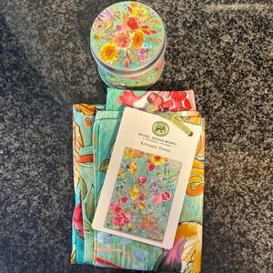 Michel Design Works jubilee  Candle and towel Set